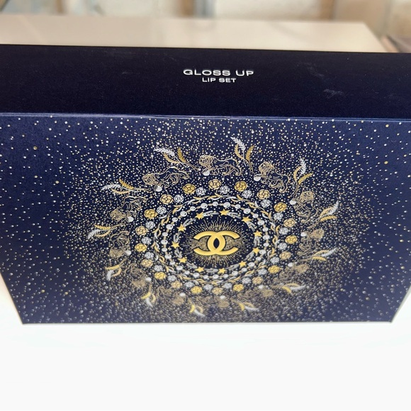 CHANEL Beauté Gift Lip Gloss Set - Picture 3 of 3